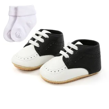 Новороденото Бебе Дете ПУ чрез шнурове Обувки Меко Дъно против хлъзгане Първите Проходилки Prewalkers Бебе Момче Момиче Обувки С чорапи 0-18М
